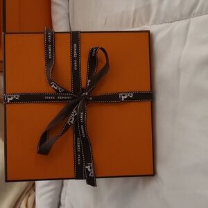 Hermes box